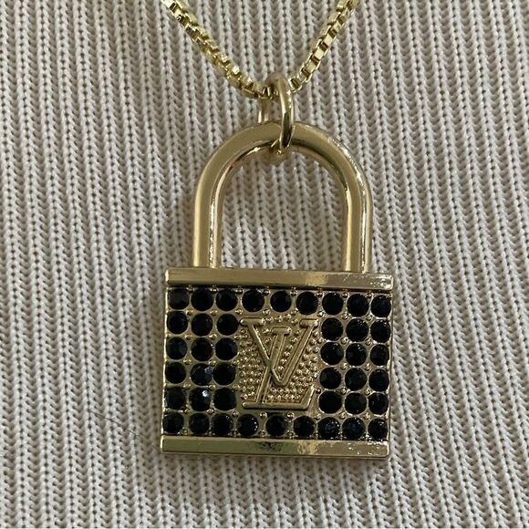 Stunning Luxury Upcycled Necklace! - Picture 4 of 8